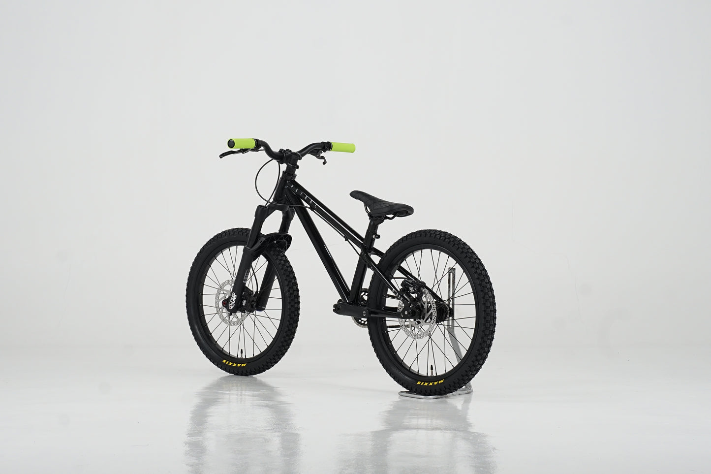 Patrol D-020 Dirt Jump