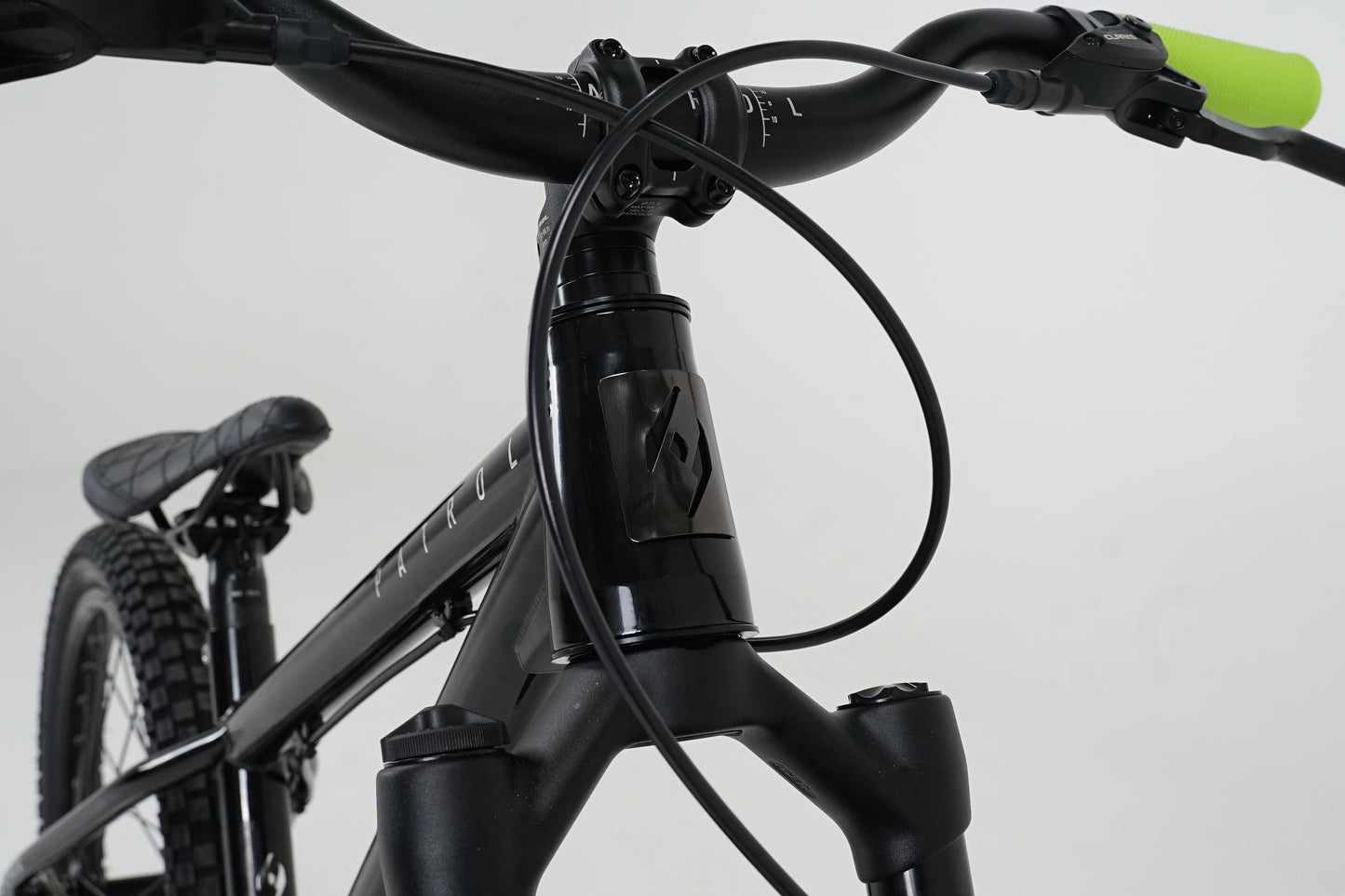 Patrol D-020 Dirt Jump