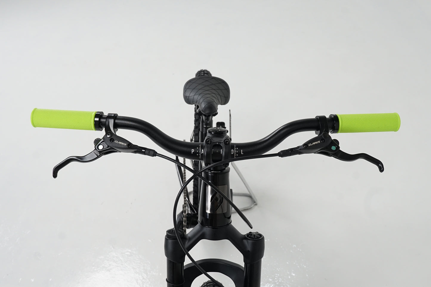 Patrol D-020 Dirt Jump